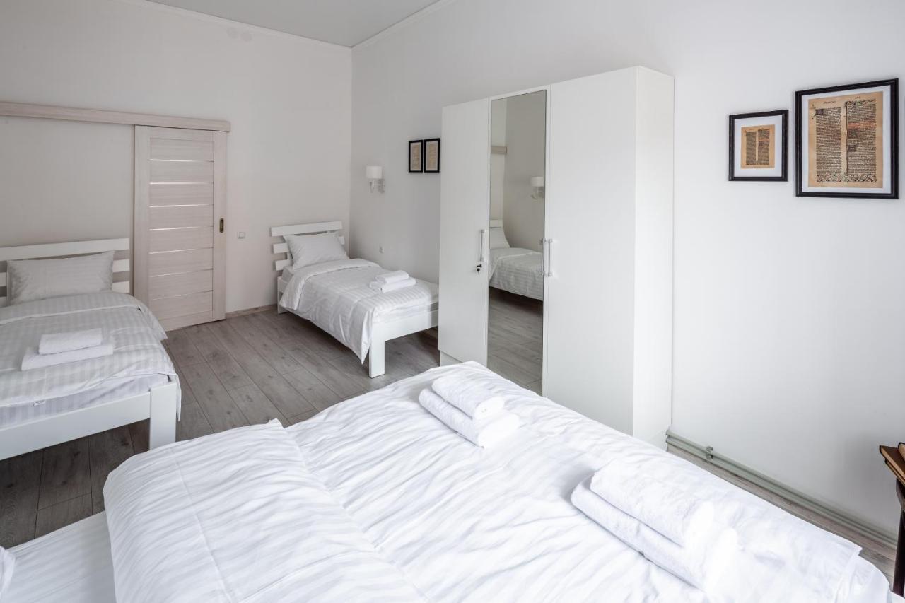 Bookinist Apartment リヴィウ エクステリア 写真