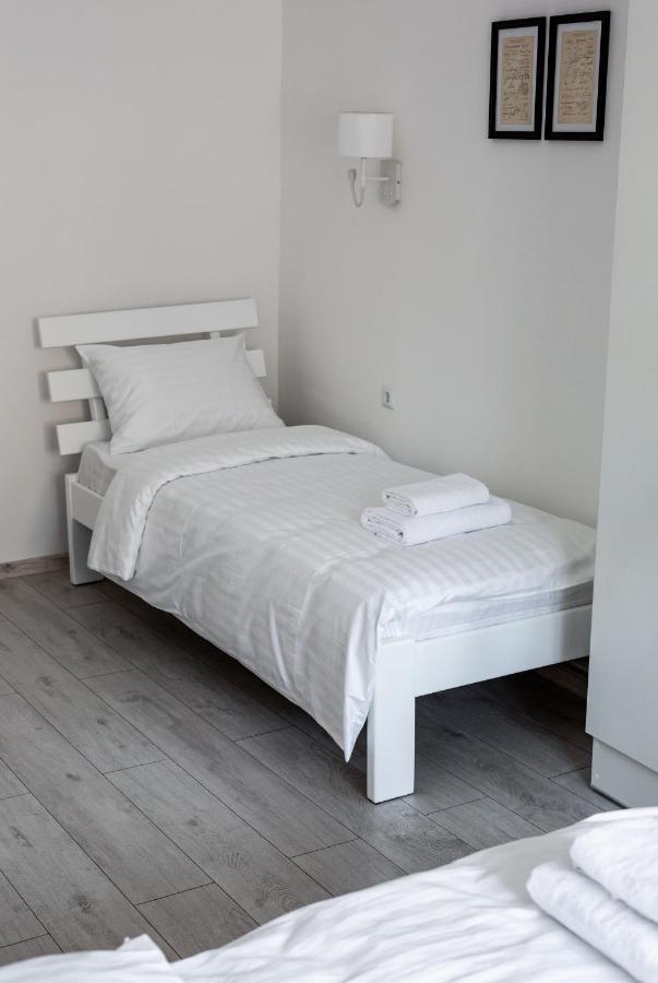 Bookinist Apartment リヴィウ エクステリア 写真