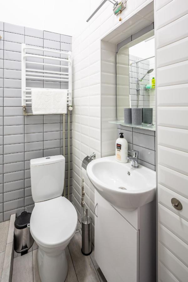 Bookinist Apartment リヴィウ エクステリア 写真
